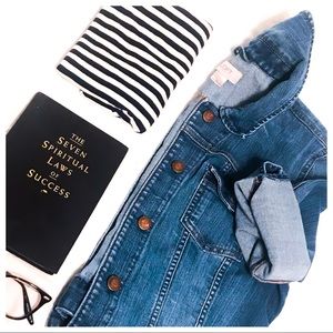 Cropped med. wash denim jacket with 3/4 sleeves